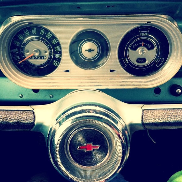 Meet your Posher, Courtney - Picture 1 of 1